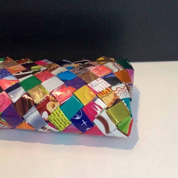 Candy Gum Wrapper Zipped Wristlet Coin Purse With Zipper 7.5 X 3.5 inches. EUC. - Picture 4 of 8